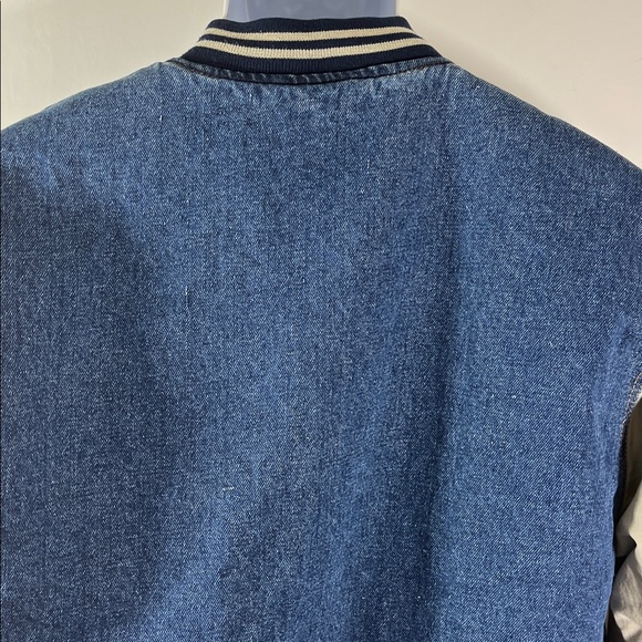 Faded Glory Authentic Blue Jeans Jacket Boys Size XL
Quilted Lining Snap Front - Picture 8 of 10